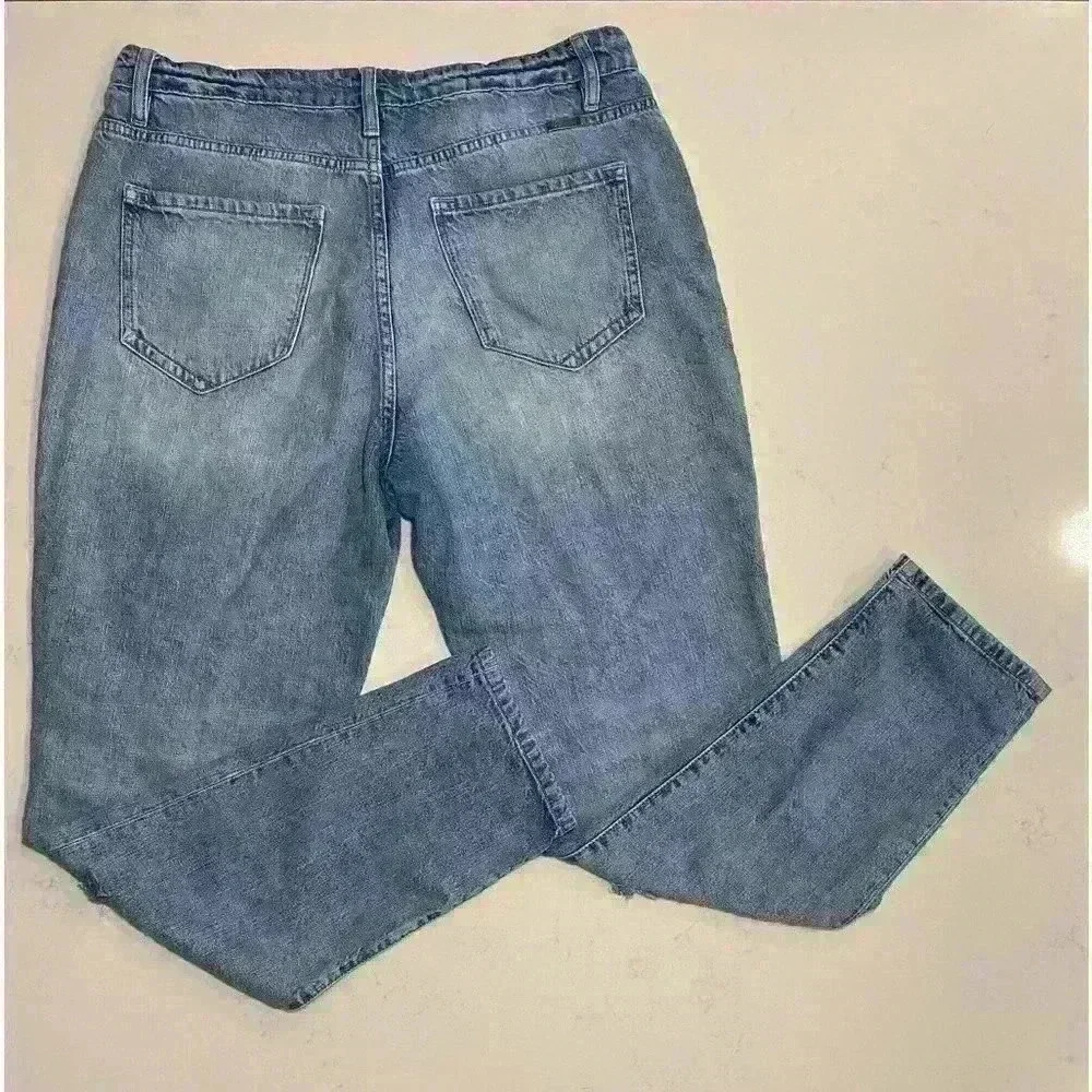Mom Jeans - Picture 7 of 12